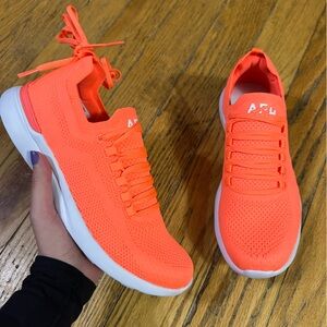 NWOT APL Techloom Breeze W Sneaker Size 10.5